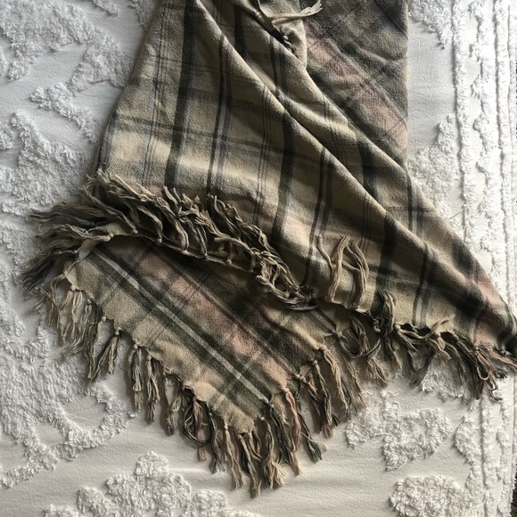 WILFRED silk spring scarf with fringe - Picture 2 of 4